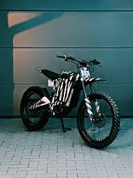 2022 black and white sur ron light bee